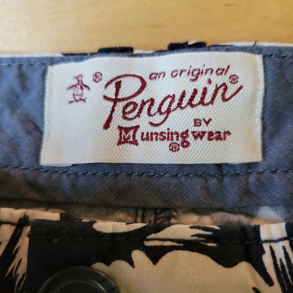 Original Penguin Men's Exploded Hibiscus Short DarkNavy White  Shorts Size 36 - Picture 13 of 13